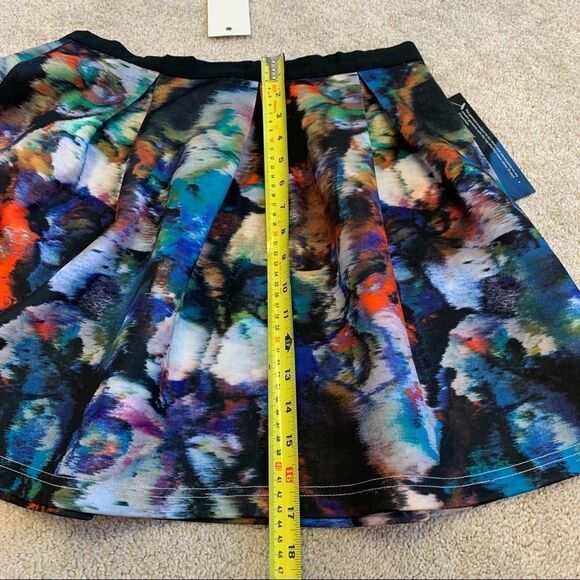 WYLDR NWT  Multi watercolour printed mini skater skirt with black Waistb… - Picture 7 of 7
